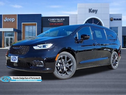 2026 Chrysler Pacifica Select Passenger Van