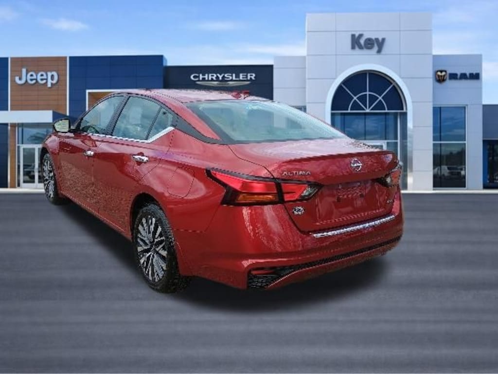 Used 2023 Nissan Altima 2.5 SV Sedan