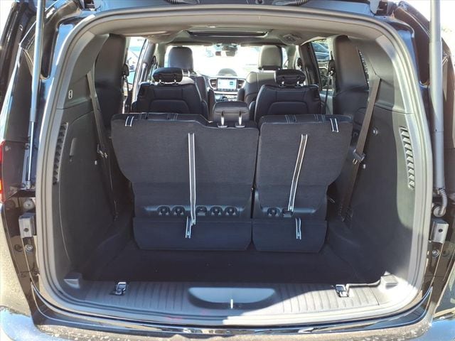 2026 Chrysler Pacifica Select - Photo 13