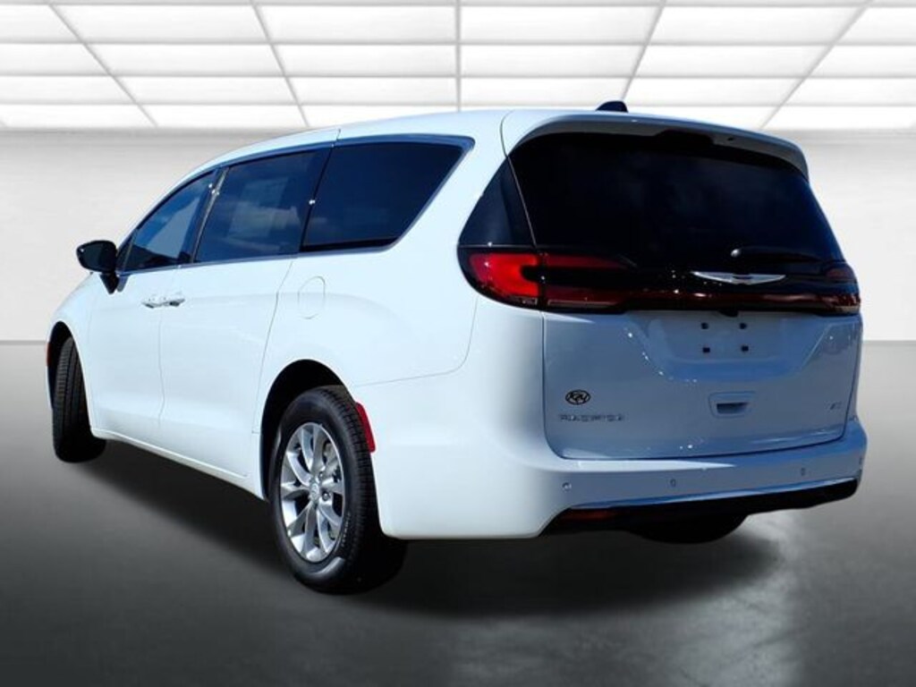 New 2026 Chrysler Pacifica Select Passenger Van