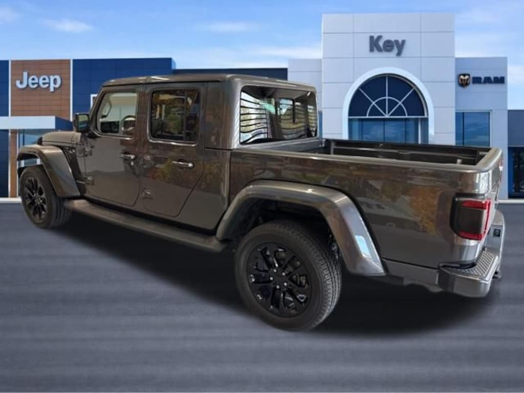 Used 2021 Jeep Gladiator Overland Truck Crew Cab