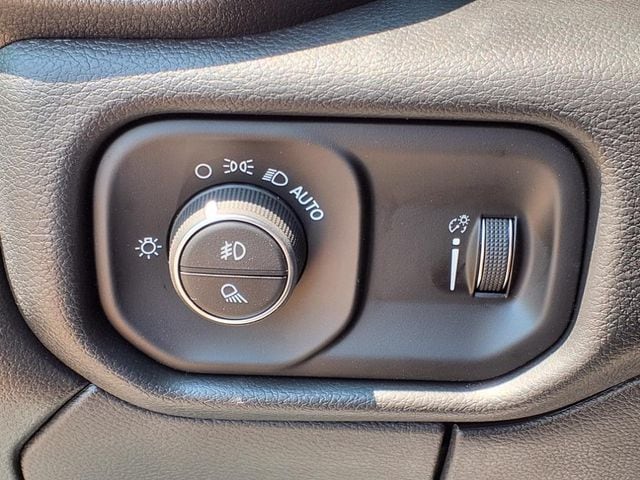 2025 RAM 2500 Tradesman - Photo 17