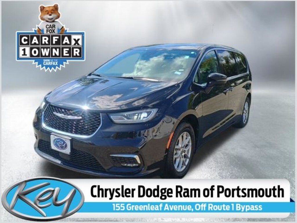 Used 2023 Chrysler Pacifica Touring L Van Passenger Van