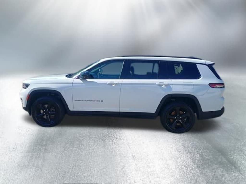 Used 2023 Jeep Grand Cherokee L Laredo SUV