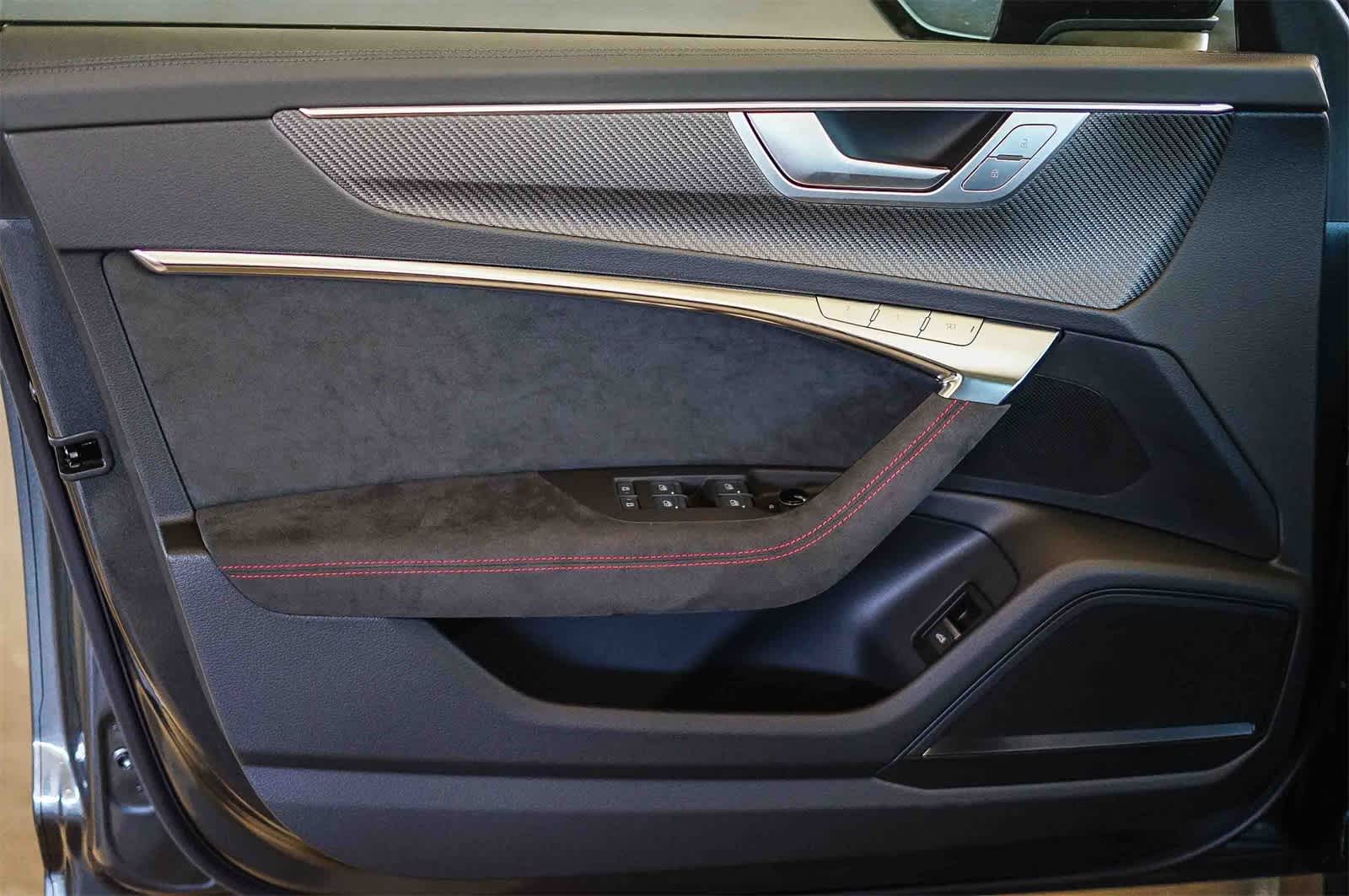 Thumbnail: 2026 Audi RS 6 - 24