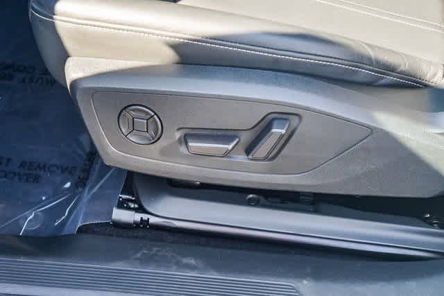 Thumbnail: 2023 Audi Q4 e-tron - 23