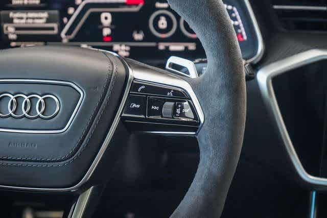 Thumbnail: 2025 Audi RS 6 - 19