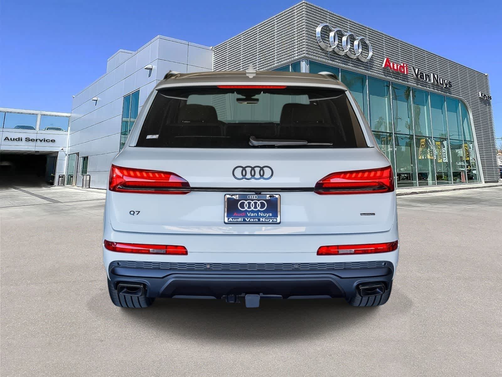 Thumbnail: 2026 Audi Q7 - 5
