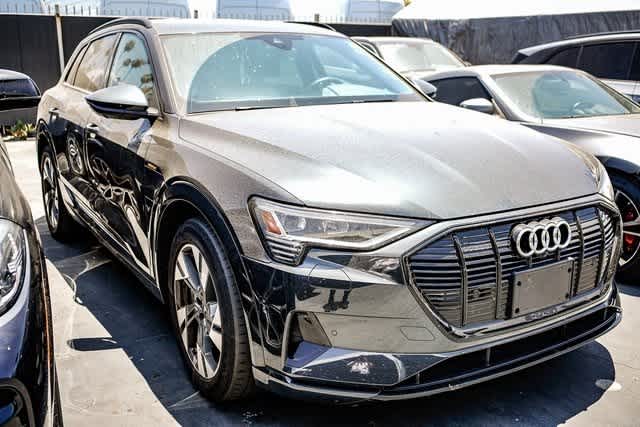 Thumbnail: 2022 Audi e-tron - 5