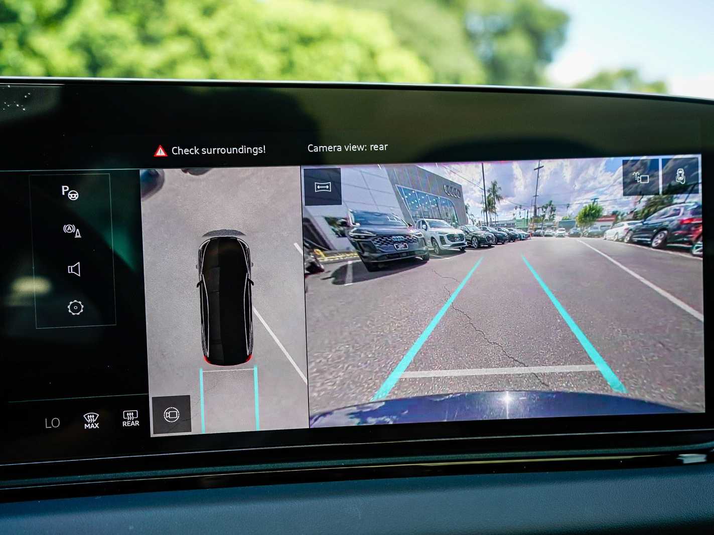 Thumbnail: 2025 Audi e-tron - 23