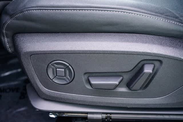 Thumbnail: 2025 Audi Q6 e-tron - 20