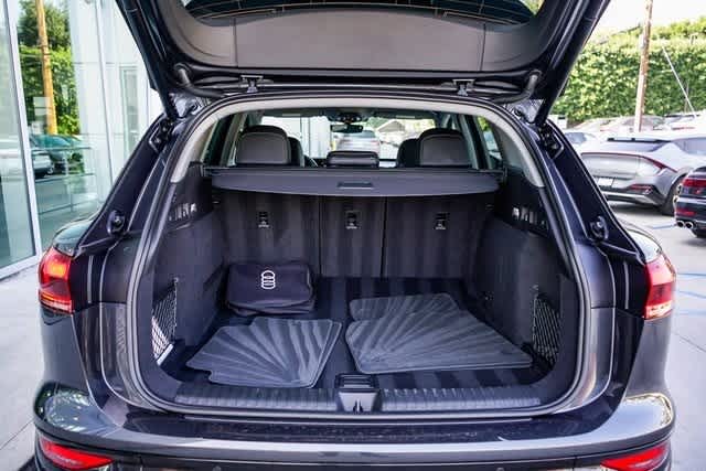 Thumbnail: 2025 Audi Q6 e-tron - 26