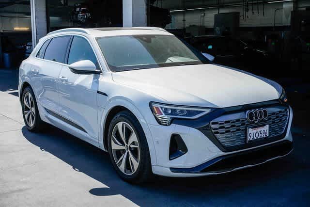 Thumbnail: 2024 Audi Q8 e-tron - 5