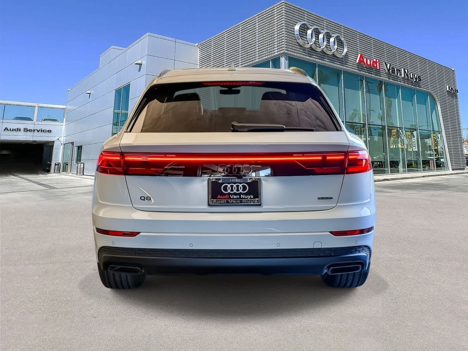 Thumbnail: 2026 Audi Q8 - 5