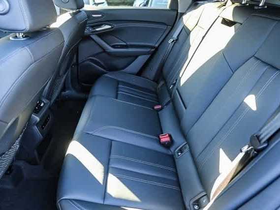 Thumbnail: 2025 Audi Q6 e-tron - 18