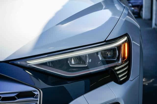 Thumbnail: 2024 Audi Q8 e-tron - 7