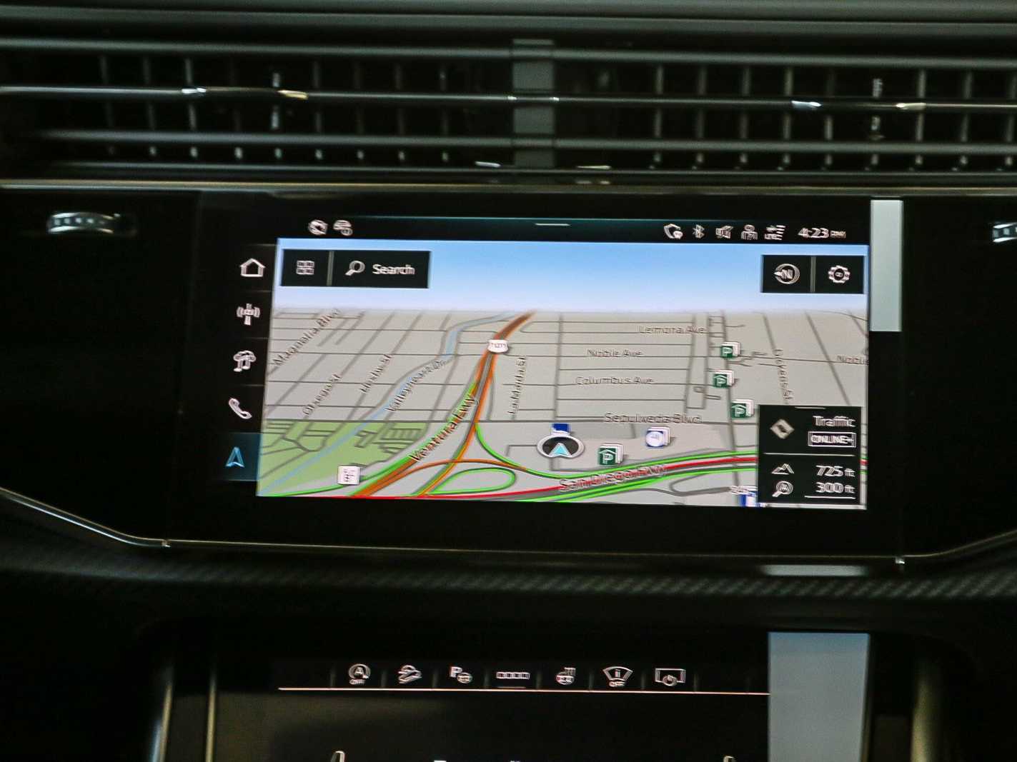 Thumbnail: 2026 Audi SQ8 - 11