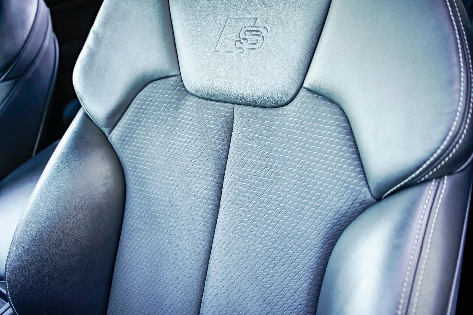 Thumbnail: 2022 Audi SQ5 - 25