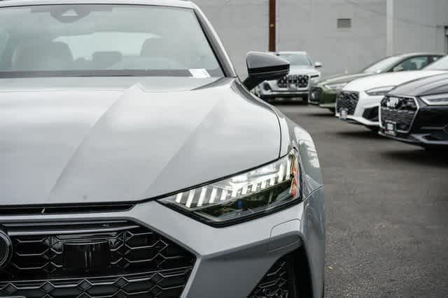 Thumbnail: 2025 Audi RS 7 - 7