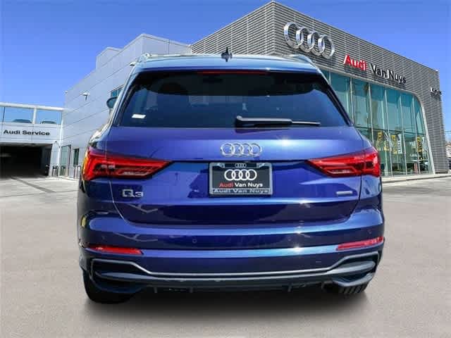 Thumbnail: 2021 Audi Q3 - 3