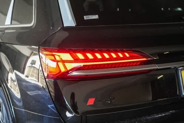 Thumbnail: 2025 Audi SQ7 - 10