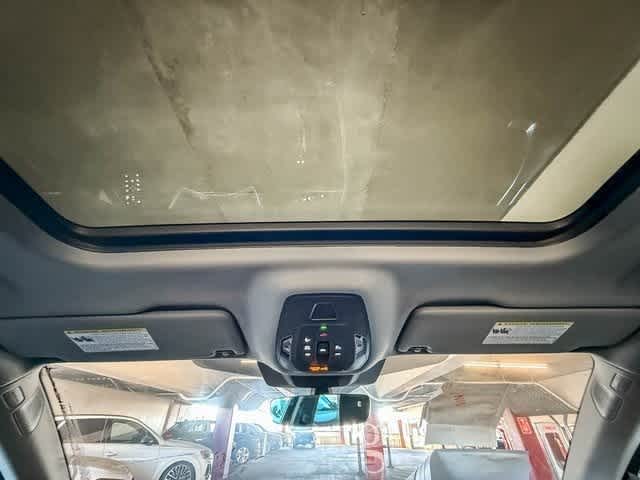 Thumbnail: 2025 Audi Q5 - 16