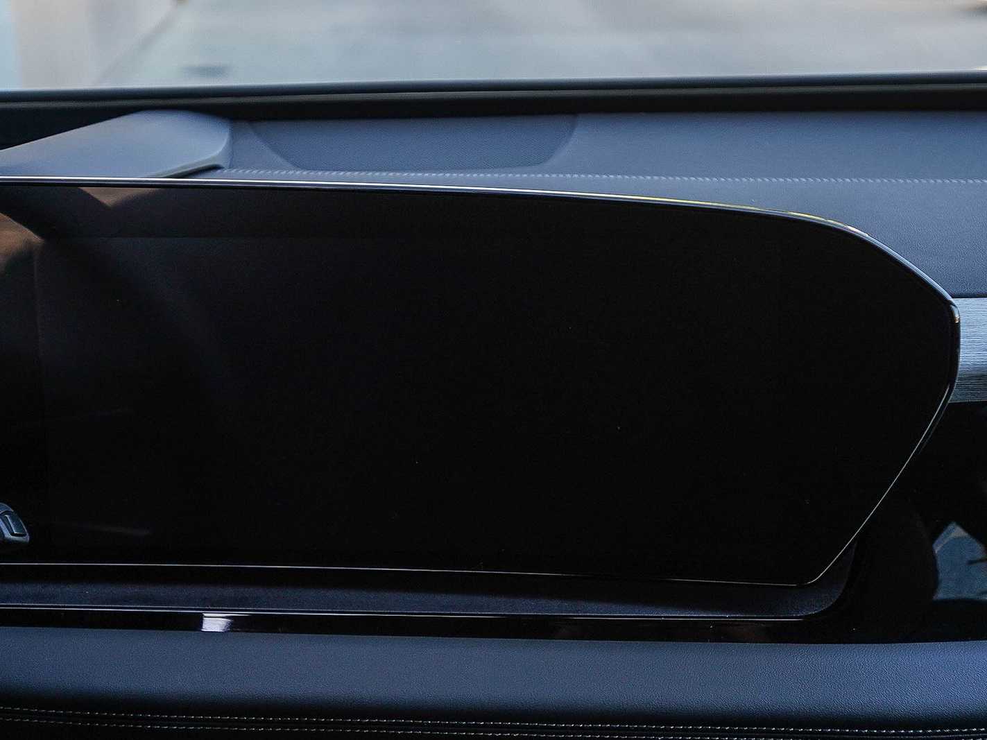 Thumbnail: 2025 Audi Q6 e-tron - 14