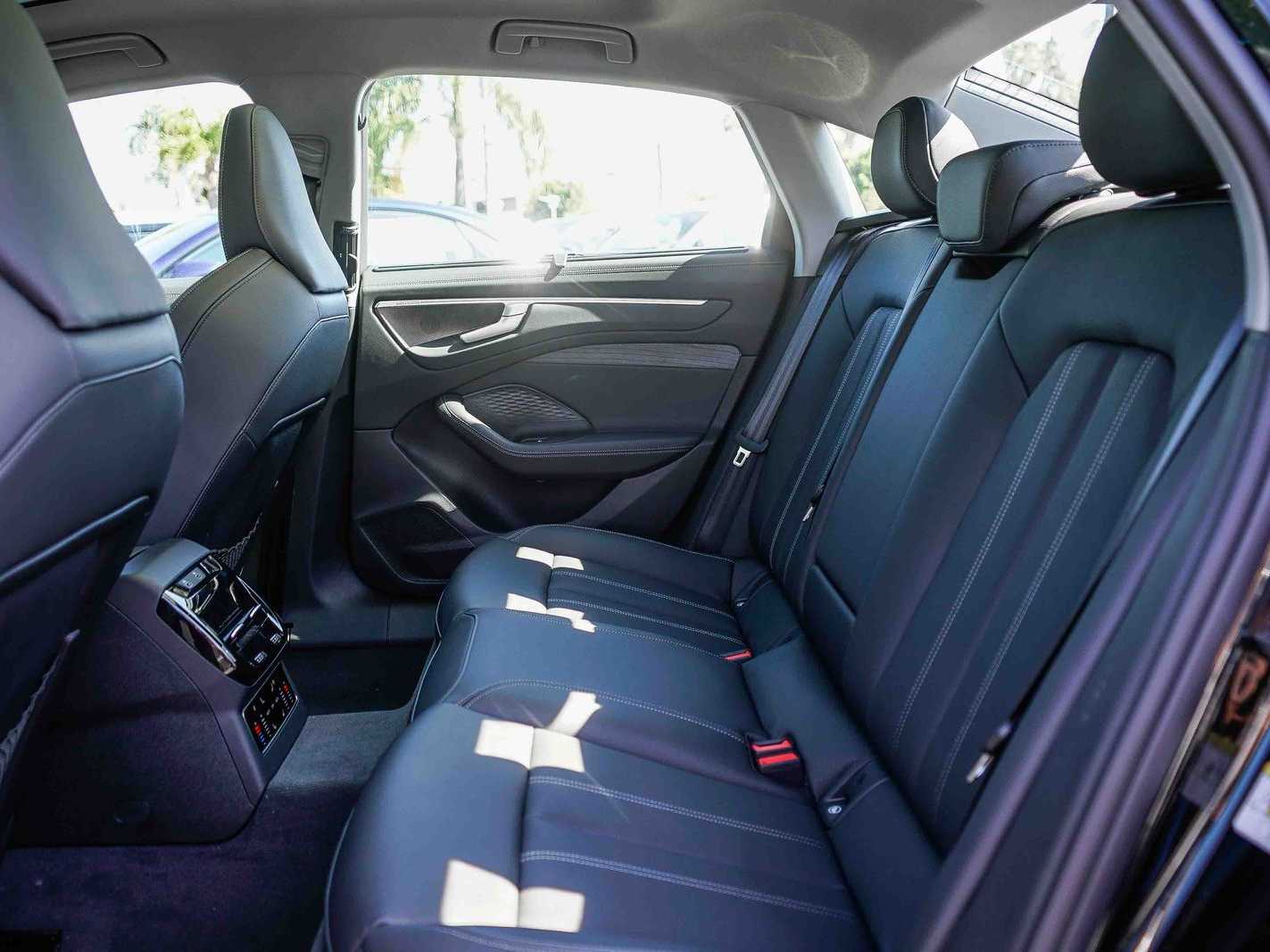 Thumbnail: 2026 Audi A6 - 18