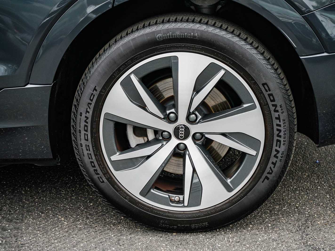 Thumbnail: 2024 Audi Q8 e-tron - 10