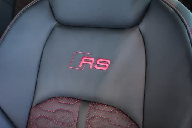 Thumbnail: 2025 Audi RS 6 - 35