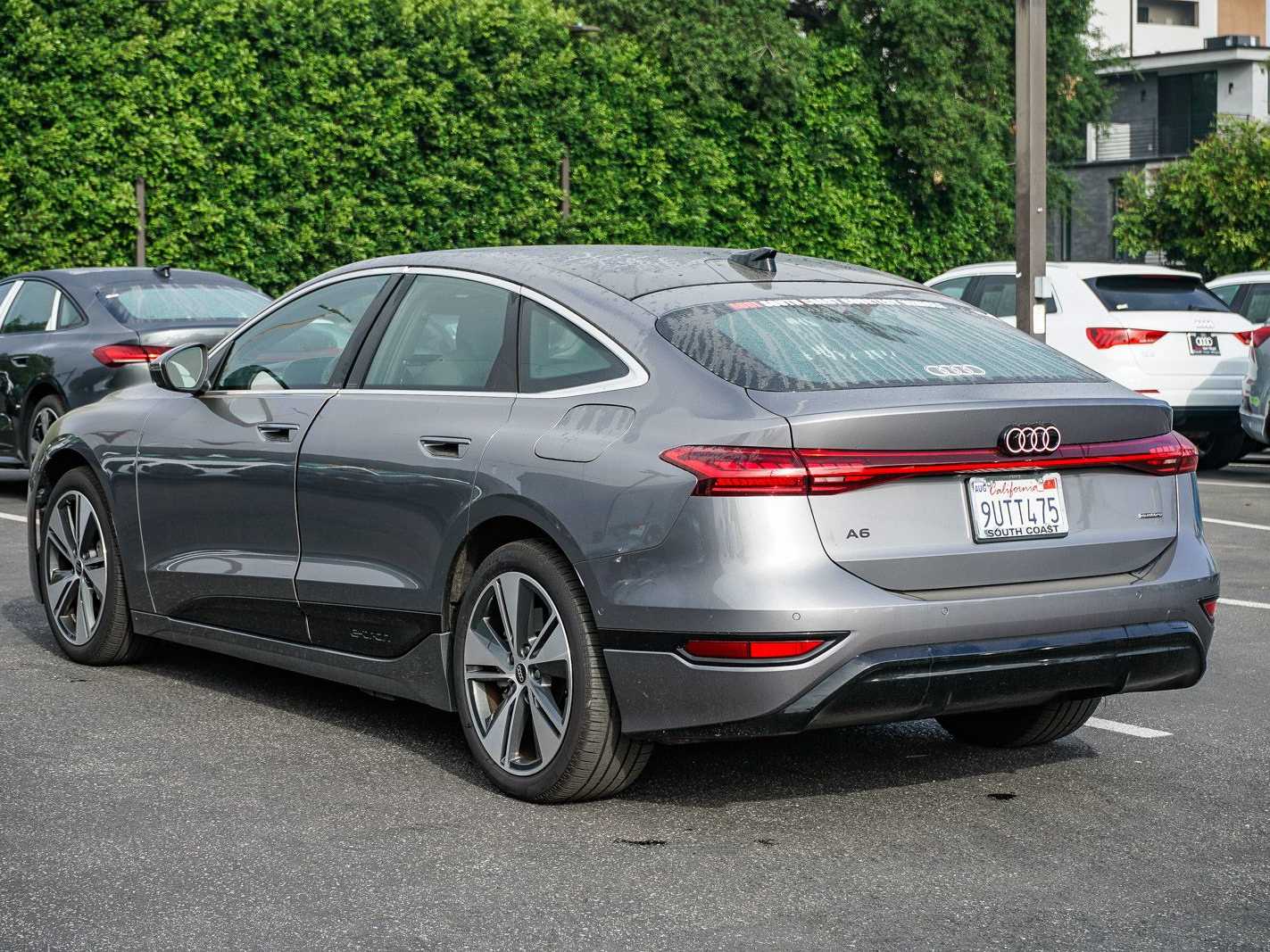 Thumbnail: 2025 Audi e-tron - 2