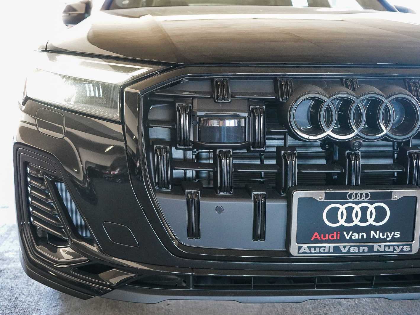 Thumbnail: 2026 Audi Q7 - 11