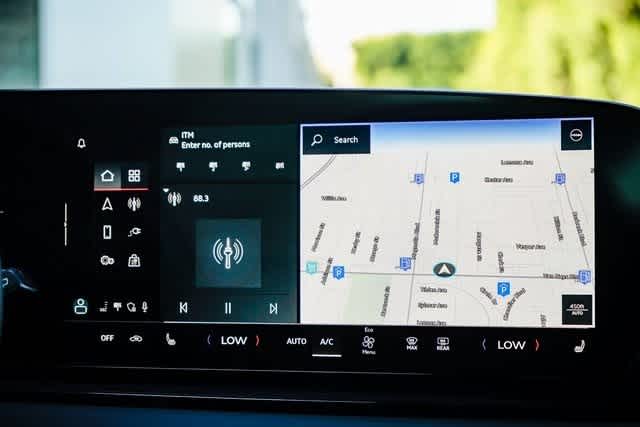 Thumbnail: 2025 Audi Q6 e-tron - 14