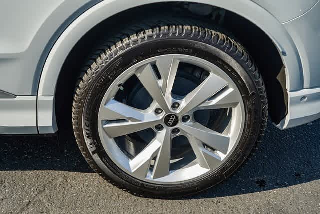 Thumbnail: 2023 Audi Q4 e-tron - 11