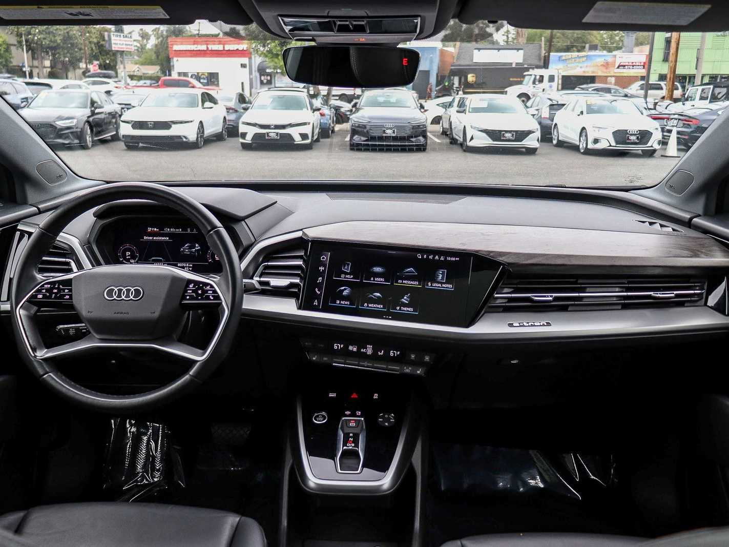 Thumbnail: 2023 Audi Q4 e-tron - 13