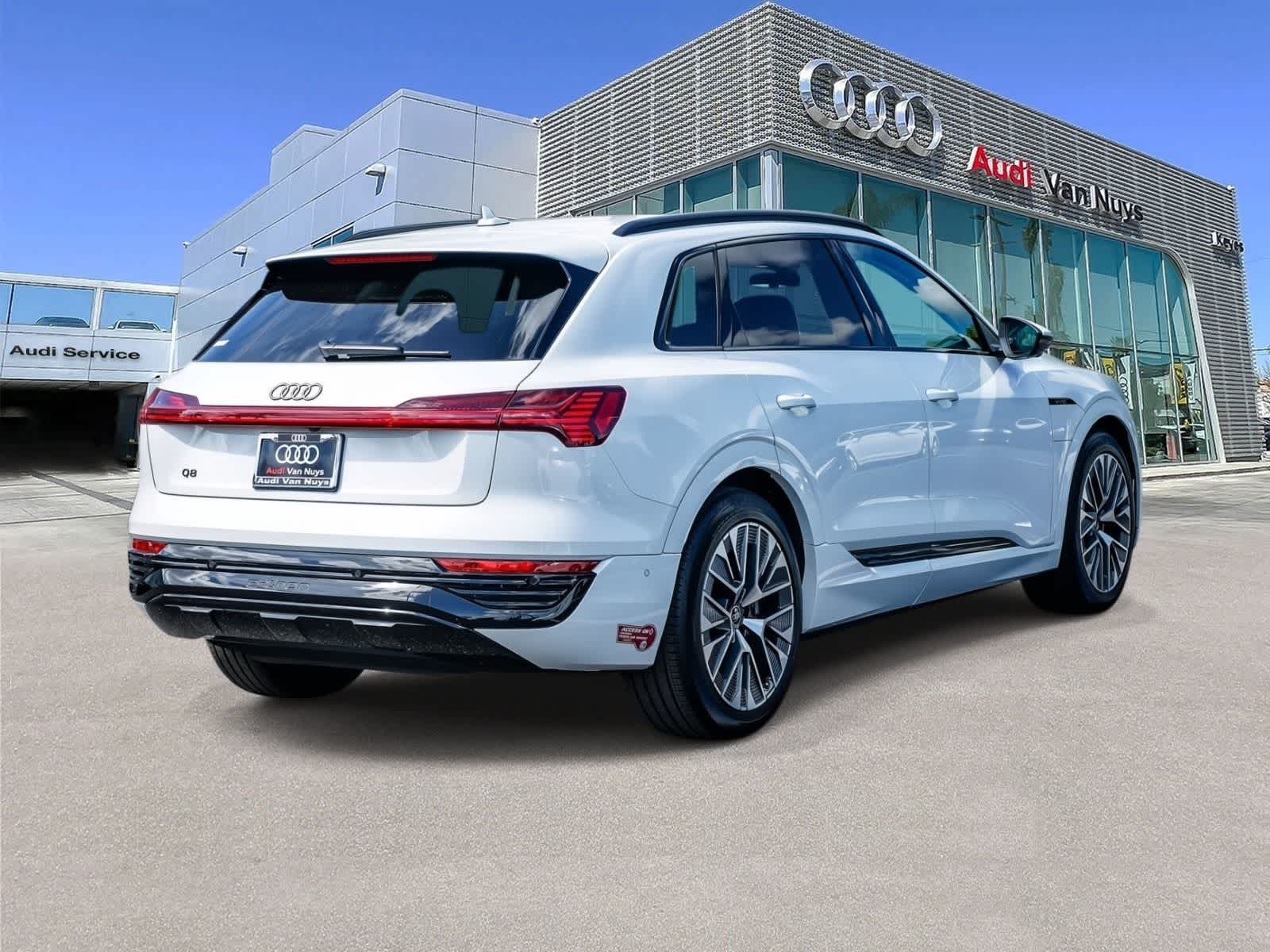 Thumbnail: 2024 Audi Q8 e-tron - 4