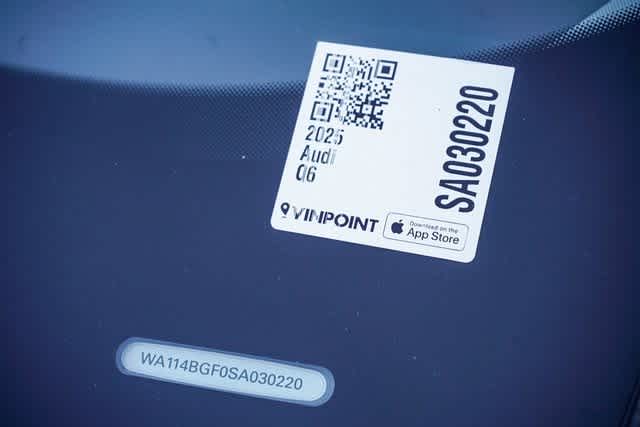 Thumbnail: 2025 Audi Q6 e-tron - 28