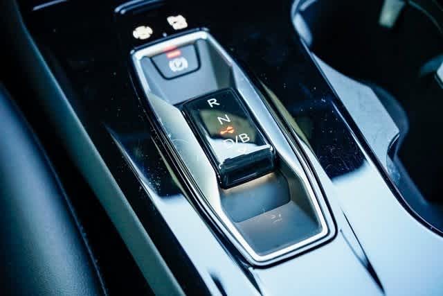 Thumbnail: 2025 Audi Q6 e-tron - 21