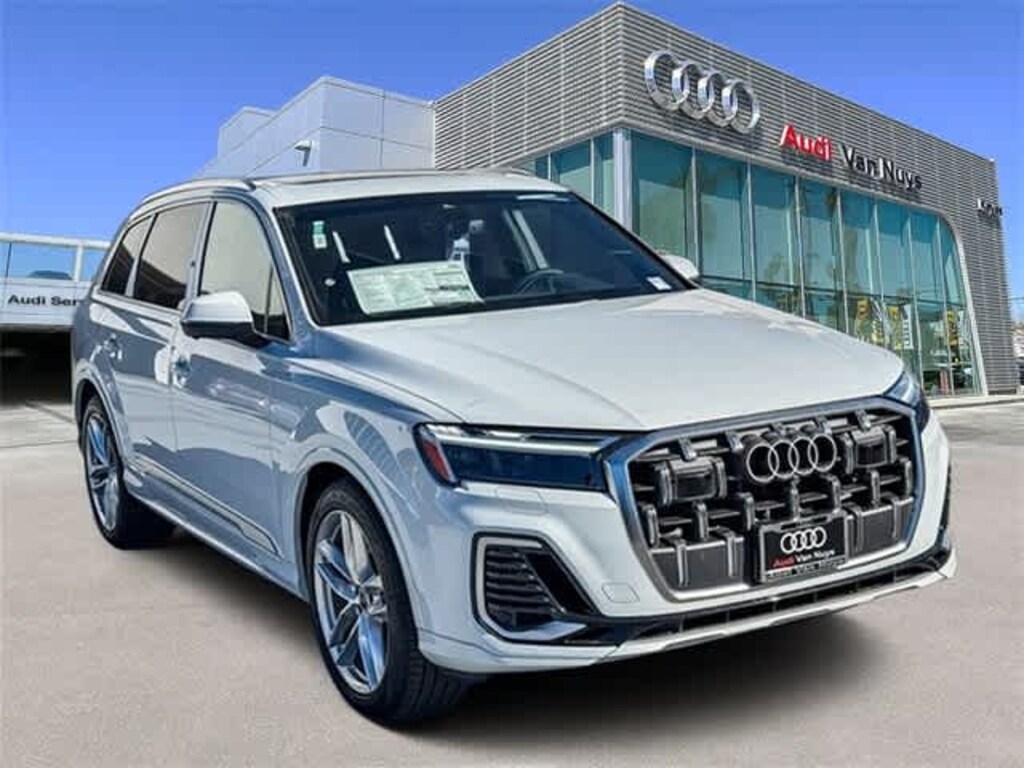 New 2025 Audi Q7 55 Premium Plus SUV
