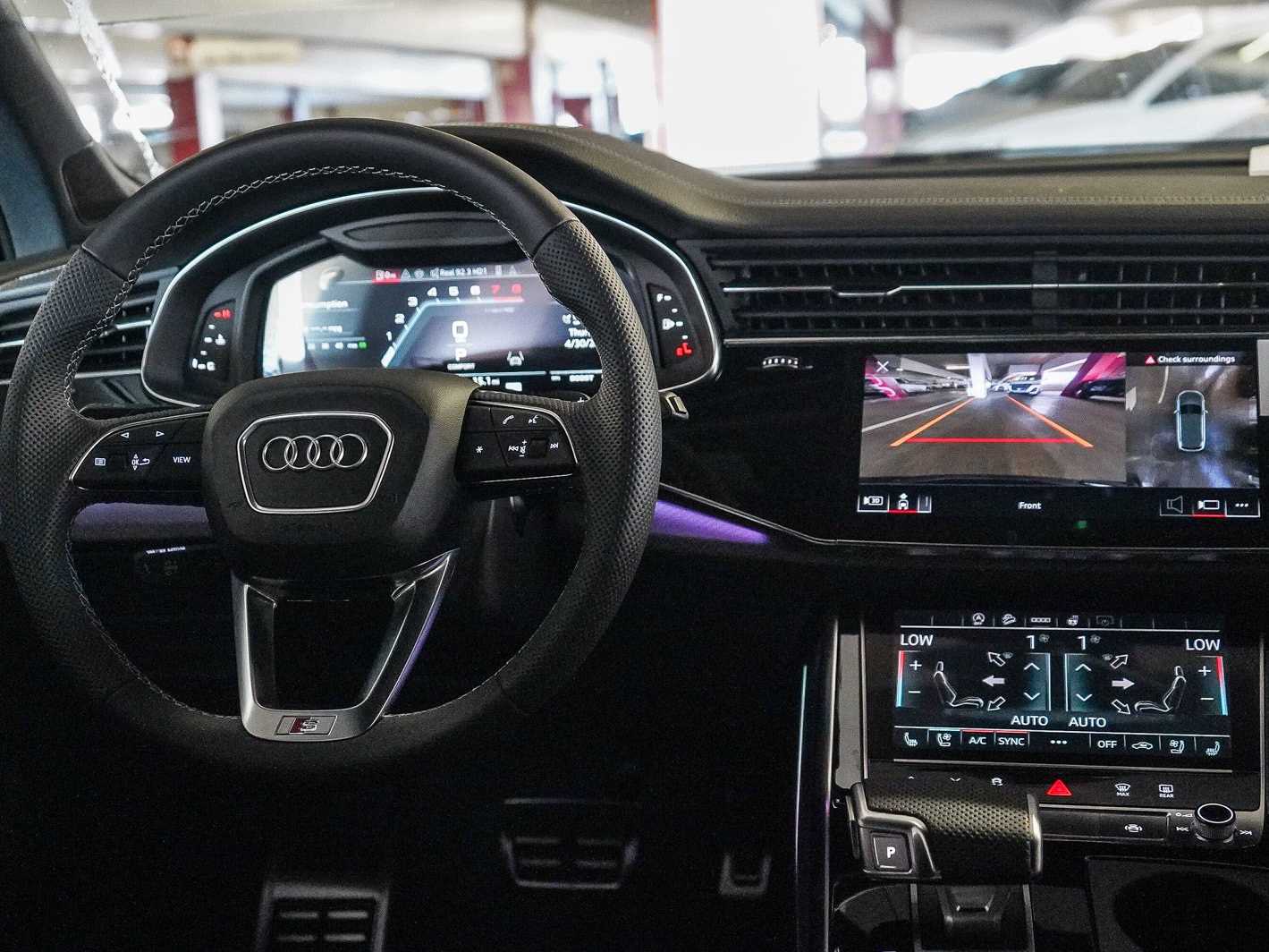Thumbnail: 2026 Audi SQ7 - 13