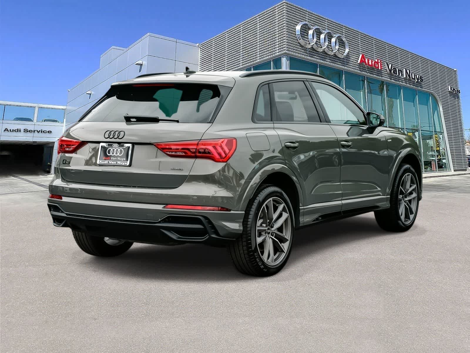 Thumbnail: 2025 Audi Q3 - 4