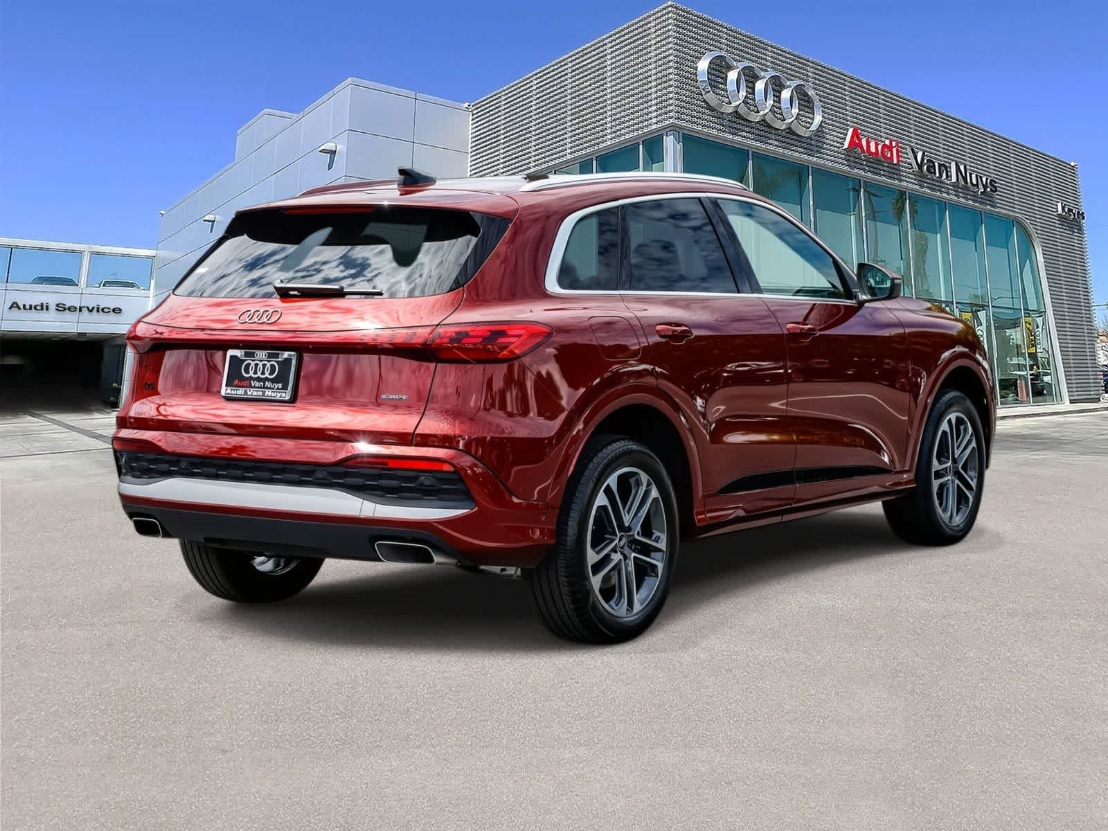 Thumbnail: 2025 Audi Q5 - 4