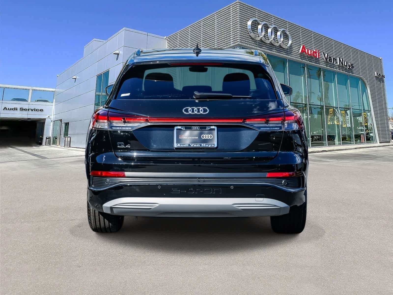 Thumbnail: 2023 Audi Q4 e-tron - 3