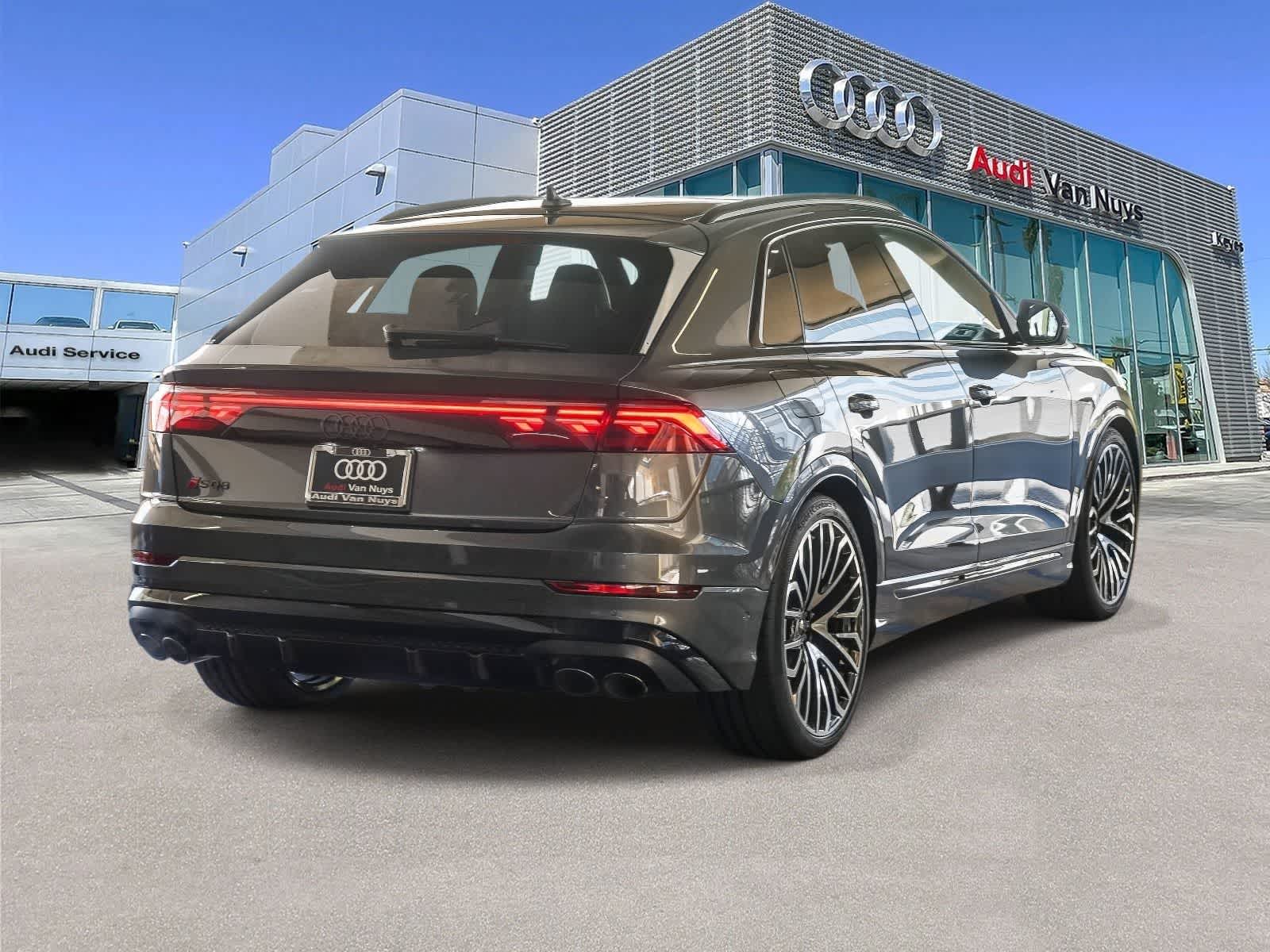 Thumbnail: 2026 Audi SQ8 - 4