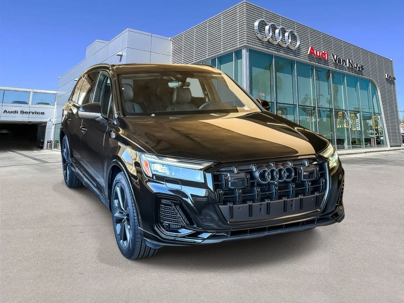 Thumbnail: 2026 Audi Q7 - 3