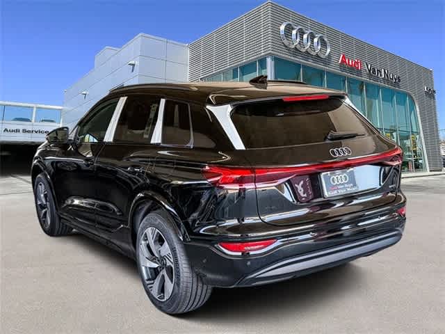 Thumbnail: 2025 Audi Q6 e-tron - 6