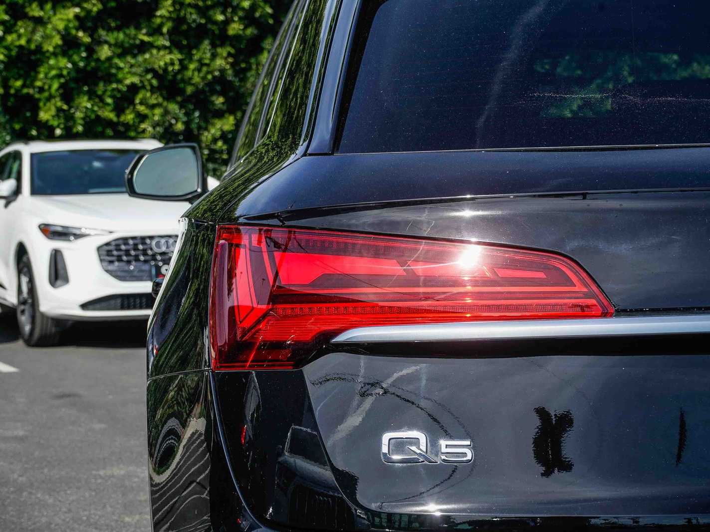 Thumbnail: 2023 Audi Q5 - 9