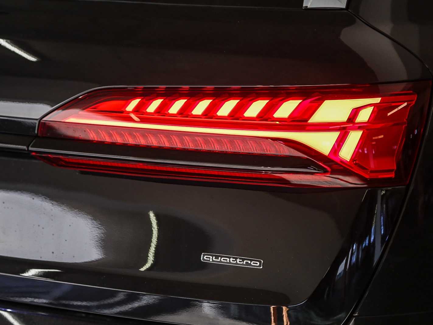 Thumbnail: 2026 Audi Q7 - 9