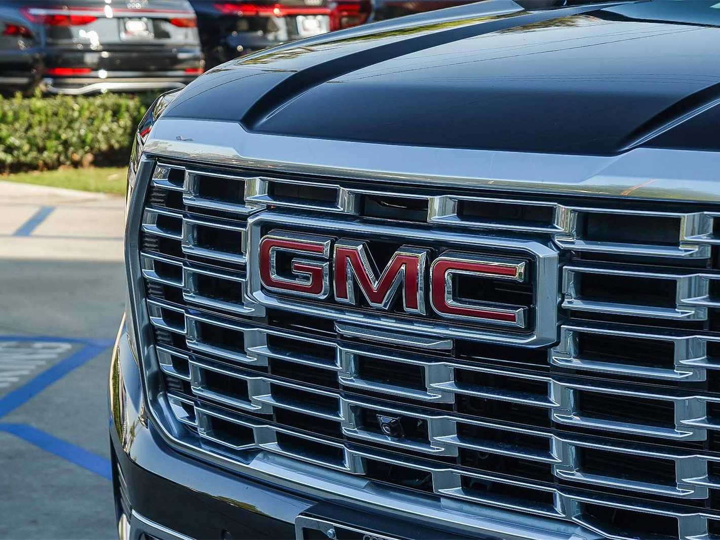Thumbnail: 2025 GMC Yukon XL - 9
