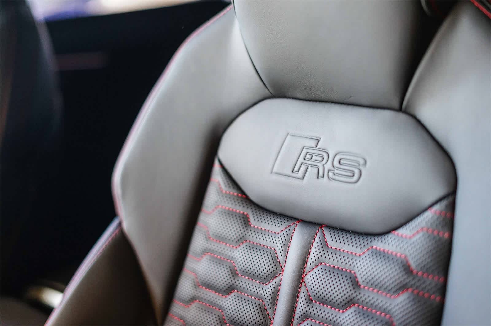 Thumbnail: 2025 Audi RS Q8 - 27